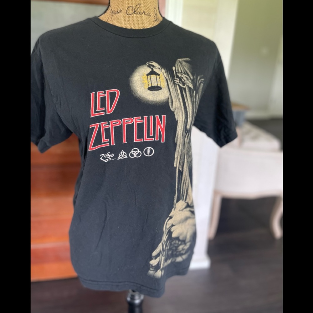 Led Zeppelin IV Album Graphic Zoso Symbol Hermit Holding Lantern T-Shirt sz med